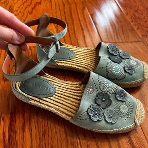 🎉🎉 COACH PRICED TO SELL 🎉🎉 blue suede espadrilles sz7 EUC